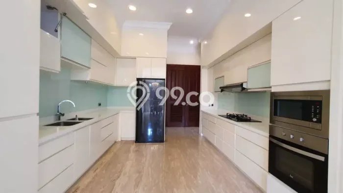 Rumah Bagus Disewakan di Kemang, Jakarta Selatan LT 500m2, LB 400m2 Rumah Bagus Disewakan di Kemang, Jakarta Selatan LT 500m2, LB 400m2