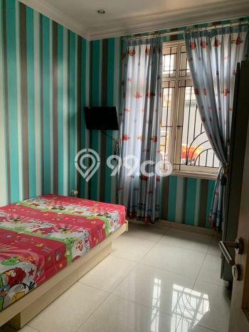 PENAWARAN TERBAIK! Rumah Strategis di Kota Wisata, Luas 375m² Bangunan 250m² PENAWARAN TERBAIK! Rumah Strategis di Kota Wisata, Luas 375m² Bangunan 250m²