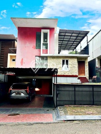 Hunian Elit LB 296m2 Siap Pakai Desain Elegan di Cibubur, Depok Hunian Elit LB 296m2 Siap Pakai Desain Elegan di Cibubur, Depok