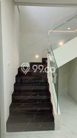 Dijual Rumah Luas Elegan Dengan View Cantik di Citraland, Surabaya Dijual Rumah Luas Elegan Dengan View Cantik di Citraland, Surabaya