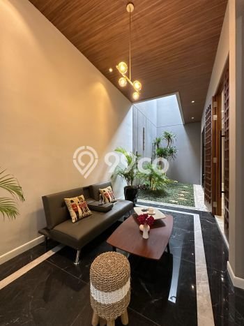 Hunian Elit LB 525m2 Siap Pakai Desain Elegan di Citraland, Surabaya Hunian Elit LB 525m2 Siap Pakai Desain Elegan di Citraland, Surabaya