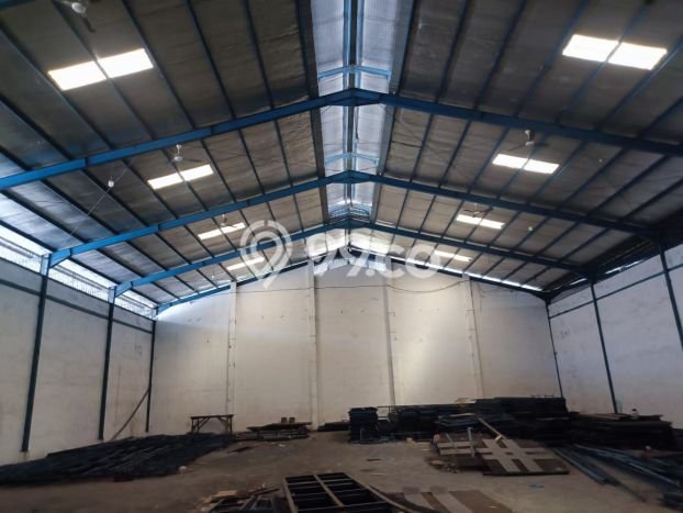 Unit Gudang Disewakan di Manukan di Area Ramai & Strategis Unit Gudang Disewakan di Manukan di Area Ramai & Strategis