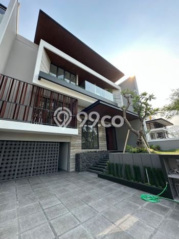 Hunian Elit LB 525m2 Siap Pakai Desain Elegan di Citraland, Surabaya Hunian Elit LB 525m2 Siap Pakai Desain Elegan di Citraland, Surabaya
