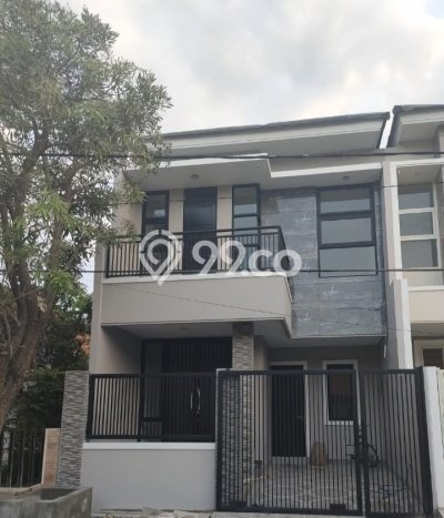 Dijual Hunian Rumah Terawat 3 Kamar di Manyar, Surabaya Dijual Hunian Rumah Terawat 3 Kamar di Manyar, Surabaya