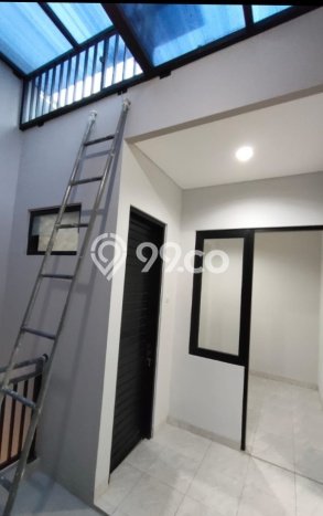 Dijual Hunian Rumah Terawat 3 Kamar di Manyar, Surabaya Dijual Hunian Rumah Terawat 3 Kamar di Manyar, Surabaya