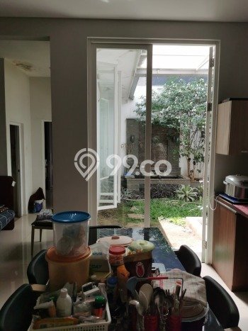Rumah Idaman Modern! Rumah Mewah area Wiyung, Surabaya, Luas 180m2m² Bangunan 199m2m² Rumah Idaman Modern! Rumah Mewah area Wiyung, Surabaya, Luas 180m2m² Bangunan 199m2m²