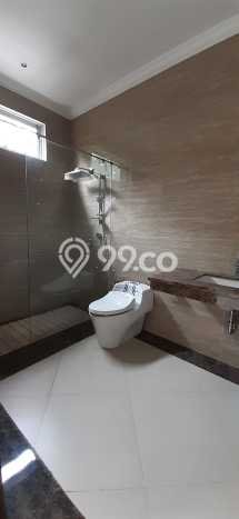 Rumah Area Strategis di , Surabaya, Luas 345m2m² LB 600m2m² Rumah Area Strategis di , Surabaya, Luas 345m2m² LB 600m2m²