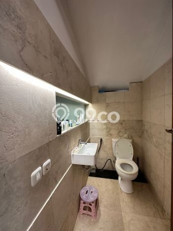 Rumah Elit Modern Siap Huni di Graha Surabaya Rumah Elit Modern Siap Huni di Graha Surabaya