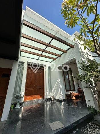 Rumah Elit Modern Siap Huni di Graha Surabaya Rumah Elit Modern Siap Huni di Graha Surabaya