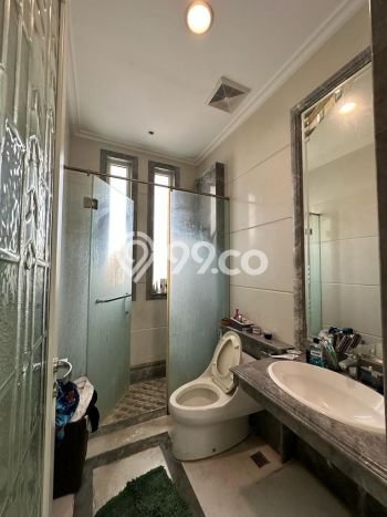 Hunian Mewah LT 561m2m² / LB 960m2m² di Kompleks Perumahan Graha, Surabaya Hunian Mewah LT 561m2m² / LB 960m2m² di Kompleks Perumahan Graha, Surabaya