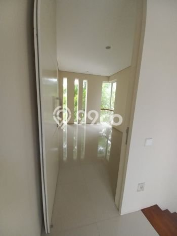 Rumah Luxury Modern Siap Huni di Citraland Surabaya Rumah Luxury Modern Siap Huni di Citraland Surabaya