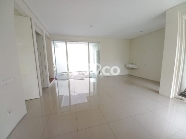 Rumah Luxury Modern Siap Huni di Citraland Surabaya Rumah Luxury Modern Siap Huni di Citraland Surabaya