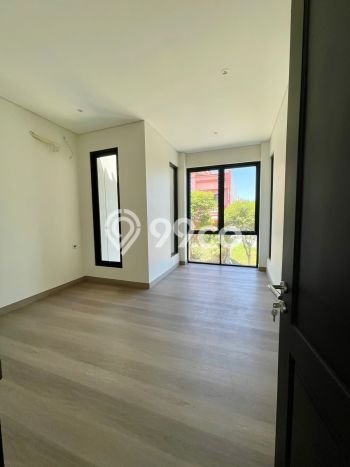 Hunian Elit LB 310m2 Siap Huni Desain Elegan di Citraland, Surabaya Hunian Elit LB 310m2 Siap Huni Desain Elegan di Citraland, Surabaya