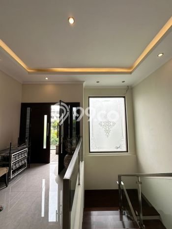 Rumah Strategis 4 KT LT 270m² di Wiyung, Surabaya Rumah Strategis 4 KT LT 270m² di Wiyung, Surabaya