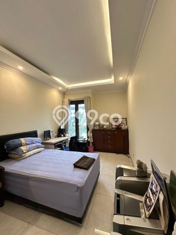 Rumah Strategis 4 KT LT 270m² di Wiyung, Surabaya Rumah Strategis 4 KT LT 270m² di Wiyung, Surabaya