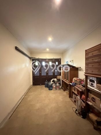 Rumah Strategis 4 KT LT 270m² di Wiyung, Surabaya Rumah Strategis 4 KT LT 270m² di Wiyung, Surabaya