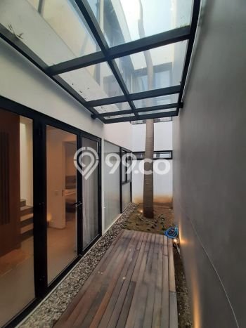 Dijual Rumah Premium dengan Fasilitas Sekitar Komplit di Dukuh Pakis, Surabaya Dijual Rumah Premium dengan Fasilitas Sekitar Komplit di Dukuh Pakis, Surabaya
