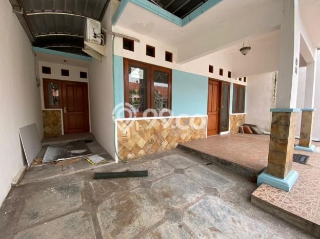 LOKASI PREMIUM! Rumah di Wiyung, 2 KT, Area Strategis, LT 144m² LB 120m² LOKASI PREMIUM! Rumah di Wiyung, 2 KT, Area Strategis, LT 144m² LB 120m²