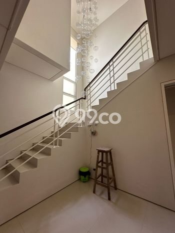 BEST PRICE! Rumah Premium di Wiyung, LT 248m² LB 290m² BEST PRICE! Rumah Premium di Wiyung, LT 248m² LB 290m²