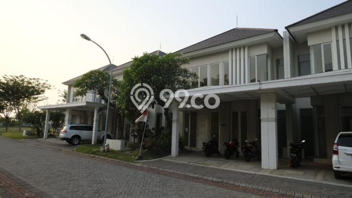 Rumah Asri area Pakuwon, Surabaya, LT 160m2m² LB 256m2m² Rumah Asri area Pakuwon, Surabaya, LT 160m2m² LB 256m2m²