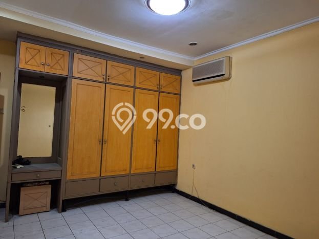 PROPERTI PILIHAN! Rumah Nyaman area Wiyung, Luas 280m² LB 379m² PROPERTI PILIHAN! Rumah Nyaman area Wiyung, Luas 280m² LB 379m²