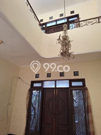 Rumah kawasan Wiyung, Surabaya, Luas 193m² Bangunan 300m² Rumah kawasan Wiyung, Surabaya, Luas 193m² Bangunan 300m²