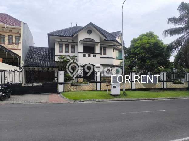 Disewakan! Rumah 5 Kamar Tidur &
5 Kamar Mandi di Pakuwon Indah, Surabaya Disewakan! Rumah 5 Kamar Tidur &
5 Kamar Mandi di Pakuwon Indah, Surabaya