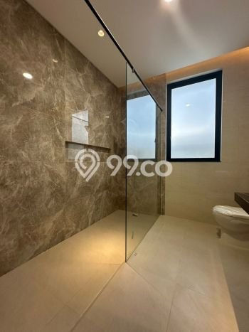 Rumah Elit Modern Siap Huni di Pakuwon Indah Surabaya Rumah Elit Modern Siap Huni di Pakuwon Indah Surabaya