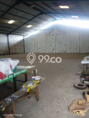 Disewakan Gudang di Kawasan Ramai Margomulyo Luas 966m2 Disewakan Gudang di Kawasan Ramai Margomulyo Luas 966m2