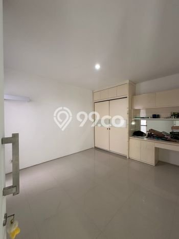 Rumah Elit LB 400m2 Siap Pakai Desain Elegan di Citraland, Surabaya Rumah Elit LB 400m2 Siap Pakai Desain Elegan di Citraland, Surabaya