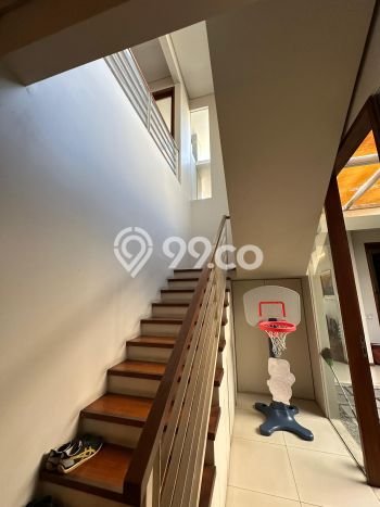 Rumah Mewah LB 395m2 Siap Pakai Desain Elegan di Citraland, Surabaya Rumah Mewah LB 395m2 Siap Pakai Desain Elegan di Citraland, Surabaya