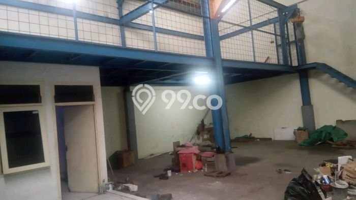 Unit Gudang Disewakan di Kendangsari di Area Ramai & Strategis Unit Gudang Disewakan di Kendangsari di Area Ramai & Strategis