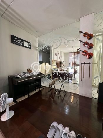 Dijual Rumah Luas Elegan Dengan View Eksklusif di Wisata Bukit Mas, Surabaya Dijual Rumah Luas Elegan Dengan View Eksklusif di Wisata Bukit Mas, Surabaya