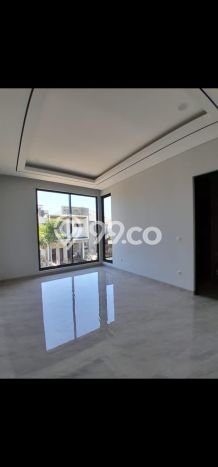 Rumah Mewah LB 350m2 Siap Pakai Desain Elegan di Citraland, Surabaya Rumah Mewah LB 350m2 Siap Pakai Desain Elegan di Citraland, Surabaya