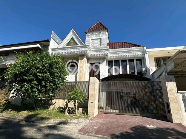 Dijual Rumah Mewah Elegan Dengan View Cantik di Pakuwon Indah, Surabaya Dijual Rumah Mewah Elegan Dengan View Cantik di Pakuwon Indah, Surabaya