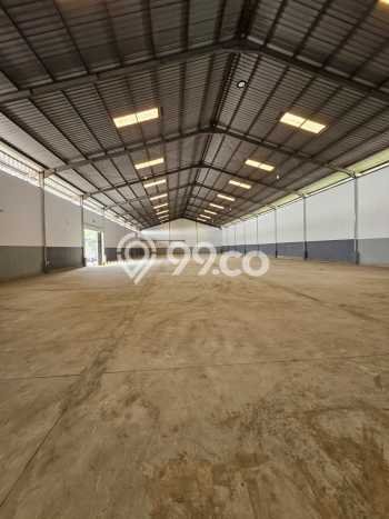 Gudang Disewa di Surabaya dengan LB 1260m2 Area Komersial Ramai Gudang Disewa di Surabaya dengan LB 1260m2 Area Komersial Ramai