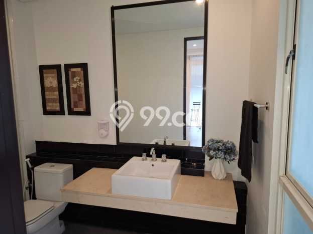 Rumah Elit LB 500m2 Siap Huni Desain Elegan di Graha, Surabaya Rumah Elit LB 500m2 Siap Huni Desain Elegan di Graha, Surabaya