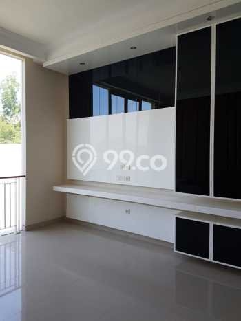 Jual Rumah Luas Elegan Dengan View Cantik di Pakuwon Indah, Surabaya Jual Rumah Luas Elegan Dengan View Cantik di Pakuwon Indah, Surabaya