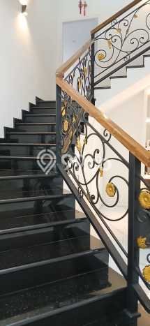 Ready to Use! Luxury House LT 250m2 Desain Elegan di Pakuwon Indah Ready to Use! Luxury House LT 250m2 Desain Elegan di Pakuwon Indah