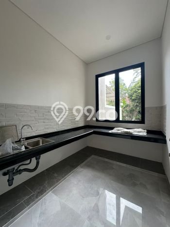 Rumah Elit LB 250m2 Siap Pakai Desain Elegan di Citraland, Surabaya Rumah Elit LB 250m2 Siap Pakai Desain Elegan di Citraland, Surabaya