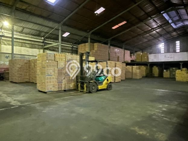 Unit Gudang Tersedia di Margomulyo Spesifikasi LB 3300m2 Unit Gudang Tersedia di Margomulyo Spesifikasi LB 3300m2
