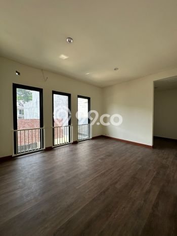 Siap Huni Rumah Mewah 4 Kamar di Wiyung Dekat ke Mana Pun Siap Huni Rumah Mewah 4 Kamar di Wiyung Dekat ke Mana Pun