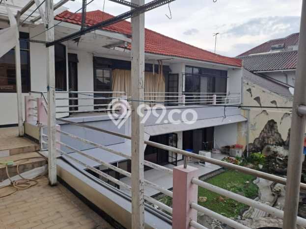Rumah Luxury Modern Tanpa Renovasi di Darmo Permai Surabaya Rumah Luxury Modern Tanpa Renovasi di Darmo Permai Surabaya