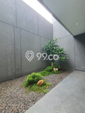 KESEMPATAN EMAS! Rumah di , Surabaya, LT 240m2m² LB 360m2m² KESEMPATAN EMAS! Rumah di , Surabaya, LT 240m2m² LB 360m2m²