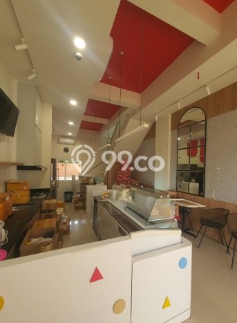 Ruko Disewa di Surabaya dengan LB 110m2 Area Komersial Ramai Ruko Disewa di Surabaya dengan LB 110m2 Area Komersial Ramai