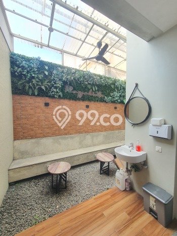 Ruko Disewa di Surabaya dengan LB 110m2 Area Komersial Ramai Ruko Disewa di Surabaya dengan LB 110m2 Area Komersial Ramai