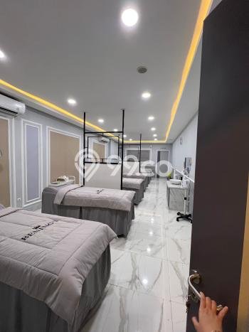 Unit Ruko Dijual di Jakarta Barat LT 220m2 & LB 880m2 Unit Ruko Dijual di Jakarta Barat LT 220m2 & LB 880m2