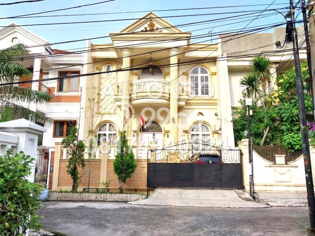 Rumah Luxury di Jakarta Utara Strategis Kondisi Terawat Rumah Luxury di Jakarta Utara Strategis Kondisi Terawat
