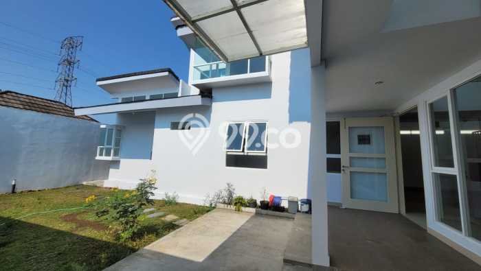 For Sale! Luxury House LT 360m2 Desain Modern di Setiabudi For Sale! Luxury House LT 360m2 Desain Modern di Setiabudi