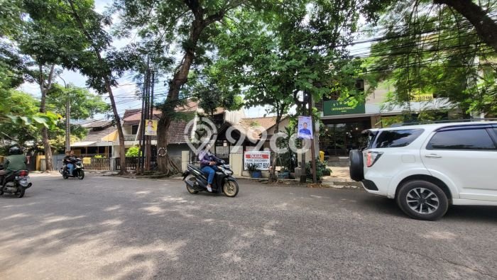 For Sale! Luxury House LT 266m2 Desain Elegan di Buah Batu For Sale! Luxury House LT 266m2 Desain Elegan di Buah Batu